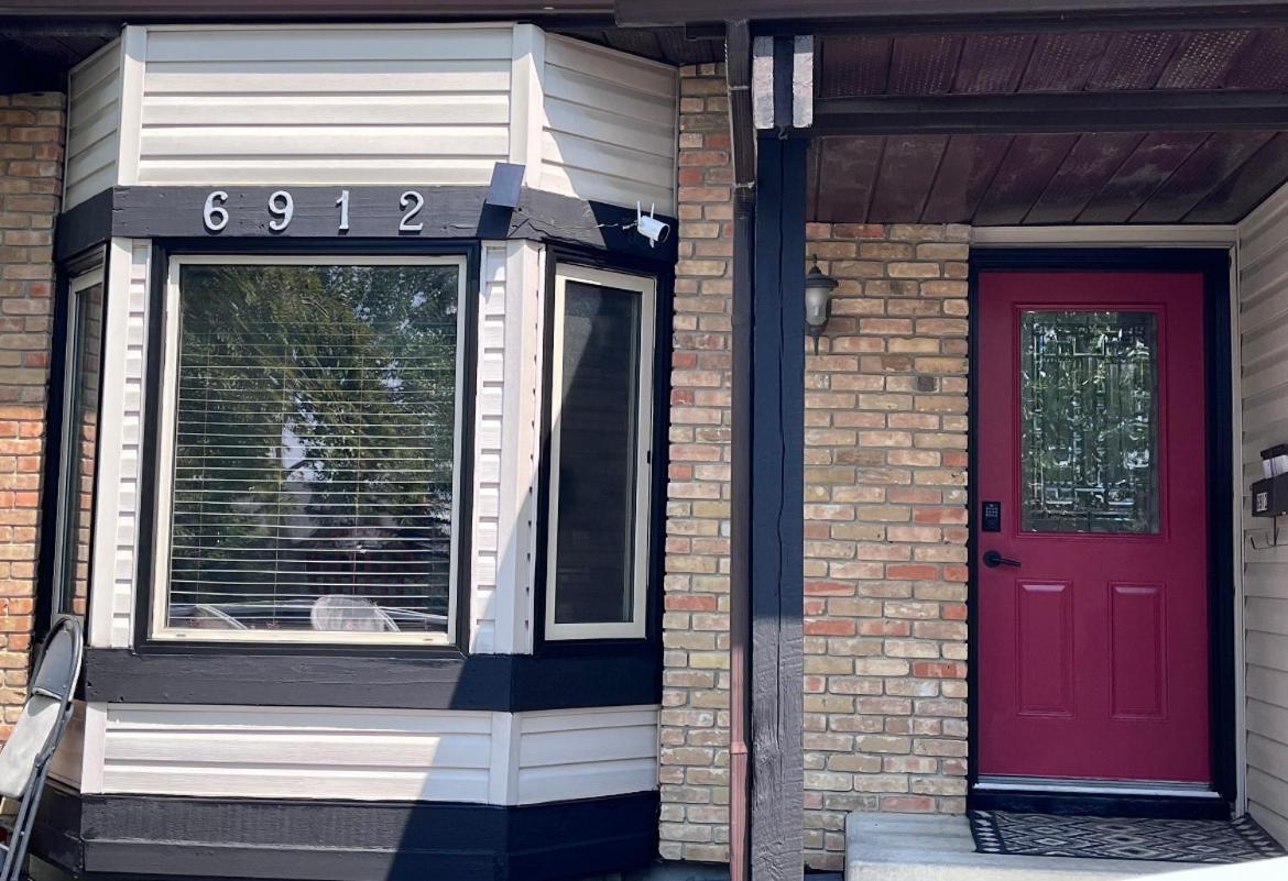 Апартаменты Calgary-Banff House Close Lrt&Dt&Free Parking Экстерьер фото