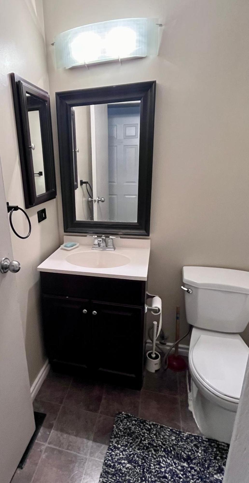 Апартаменты Calgary-Banff House Close Lrt&Dt&Free Parking Экстерьер фото