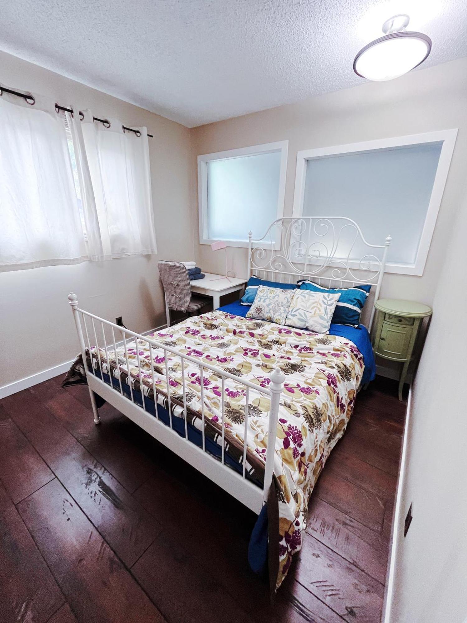 Апартаменты Calgary-Banff House Close Lrt&Dt&Free Parking Экстерьер фото